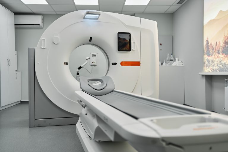 Appareil d’IRM utilisé pour réaliser une angio-IRM des vaisseaux sanguins